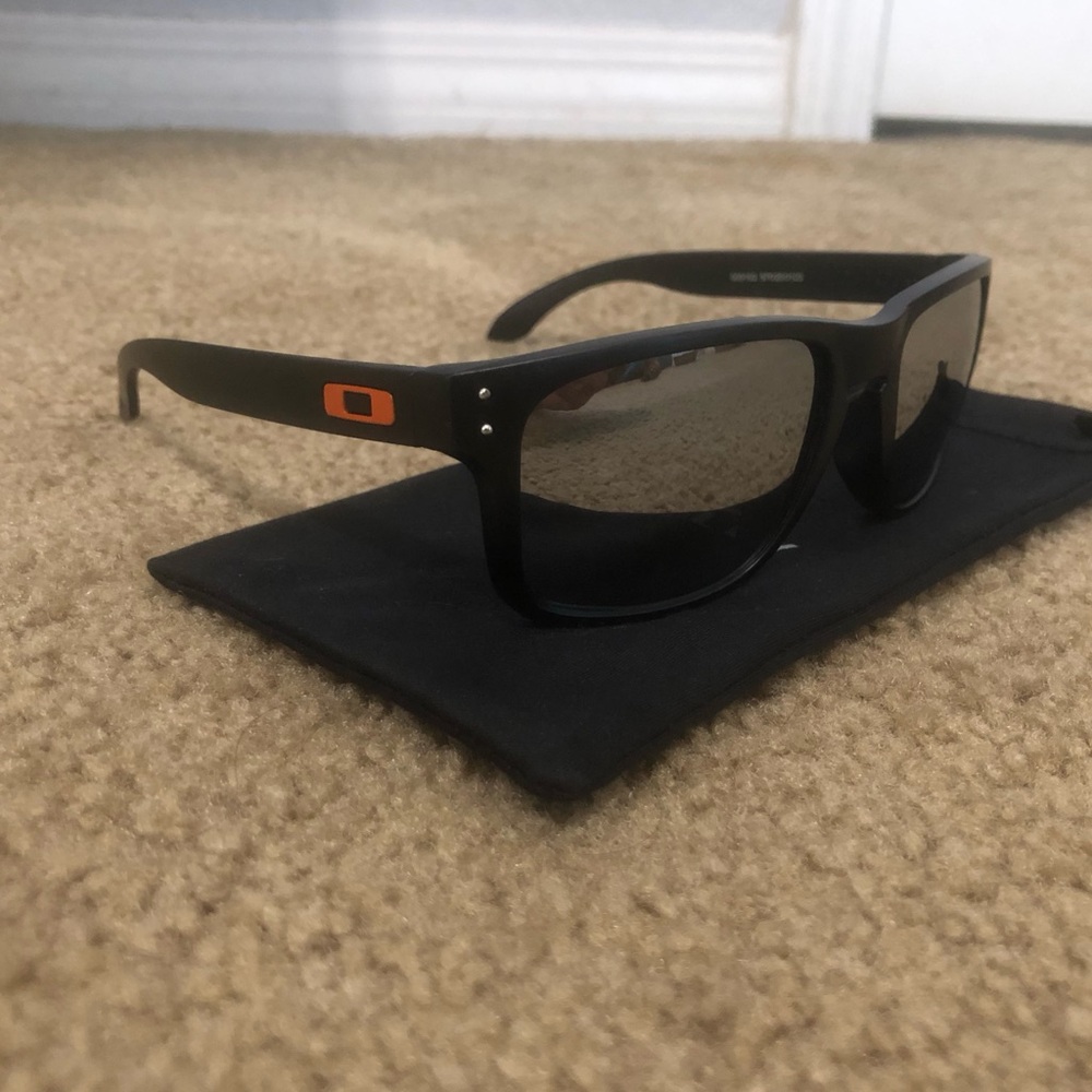 Oakley Holbrook Mens Sunglasses 9102 Silver Reflective Lenses - Picture 7 of 10